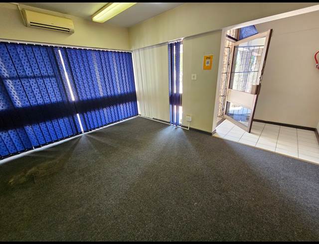 759M² WAREHOUSE TO LET IN BELLVILLE SOUTH