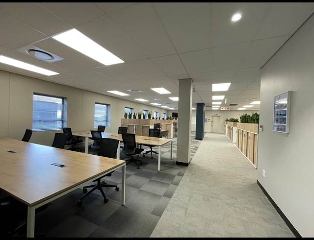 2,168M² OFFICE TO LET IN BRYANSTON