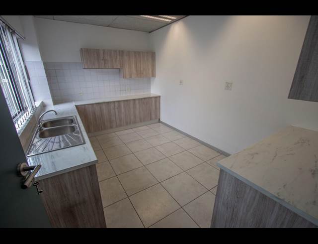 1,578M² OFFICE TO LET IN HALFWAY HOUSE