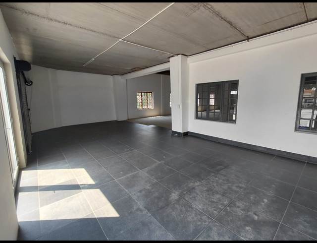 430M² OFFICE TO LET IN HALFWAY GARDENS