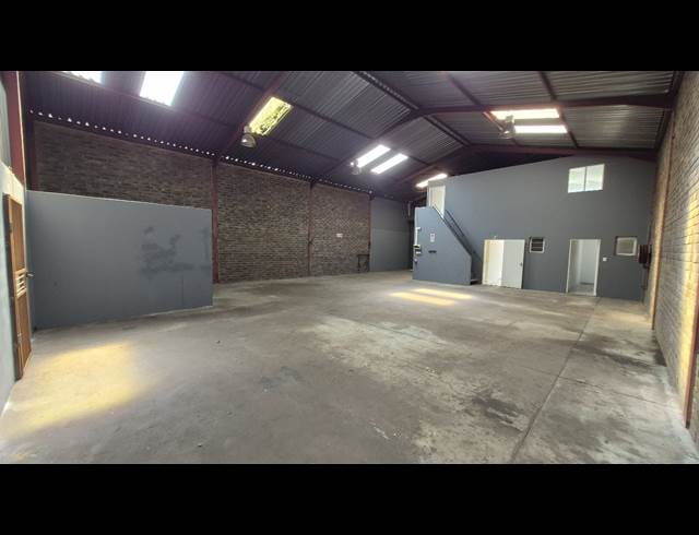 264M² FACTORY TO LET IN ANDERBOLT