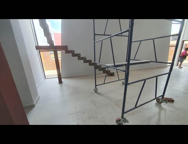 1,581M² WAREHOUSE TO LET IN ORMONDE