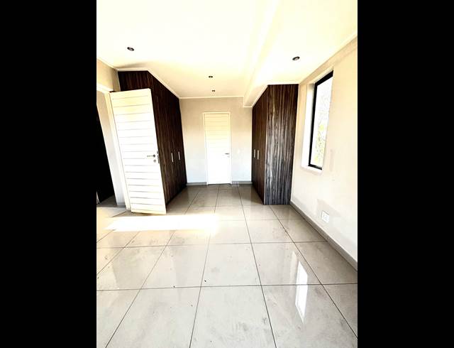 2 BEDROOM APARTMENT TO LET IN SANDTON CENTRAL