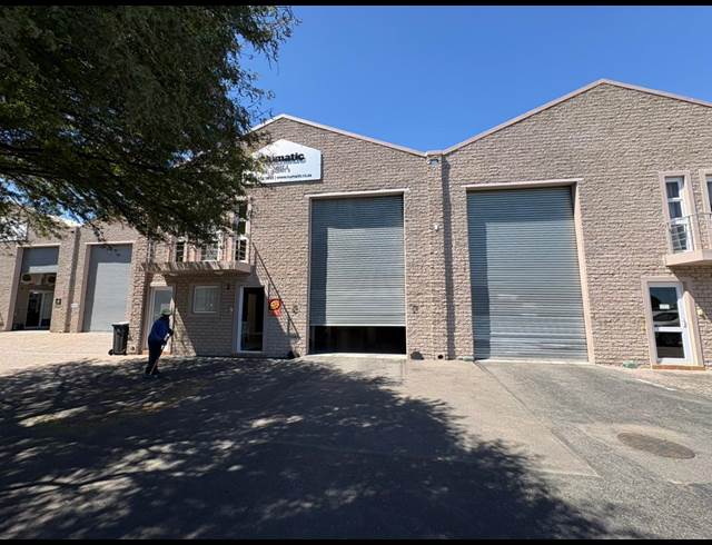 345M² WAREHOUSE TO LET IN STRAND CENTRAL