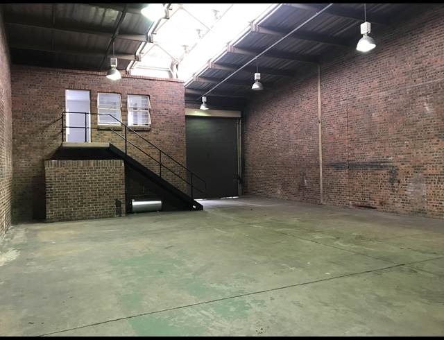 263M² WAREHOUSE TO LET IN STRIJDOMPARK