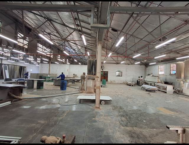 992M² WAREHOUSE TO LET IN CHISELHURST