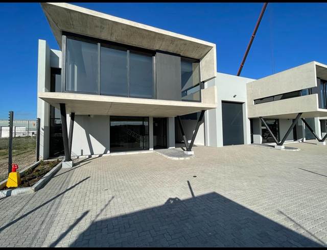395M² WAREHOUSE TO LET IN STIKLAND INDUSTRIAL