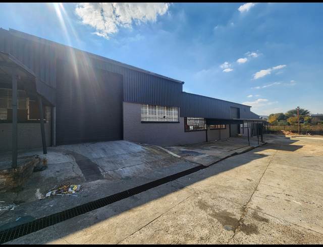 1,800M² WAREHOUSE TO LET IN WADEVILLE