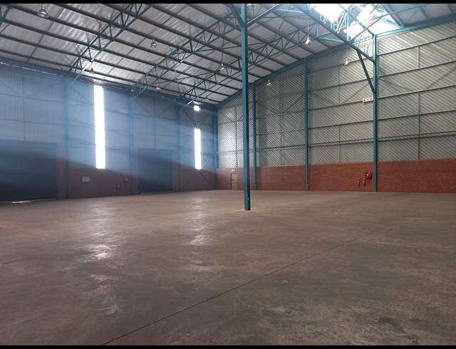 2,270M² WAREHOUSE TO LET IN POMONA