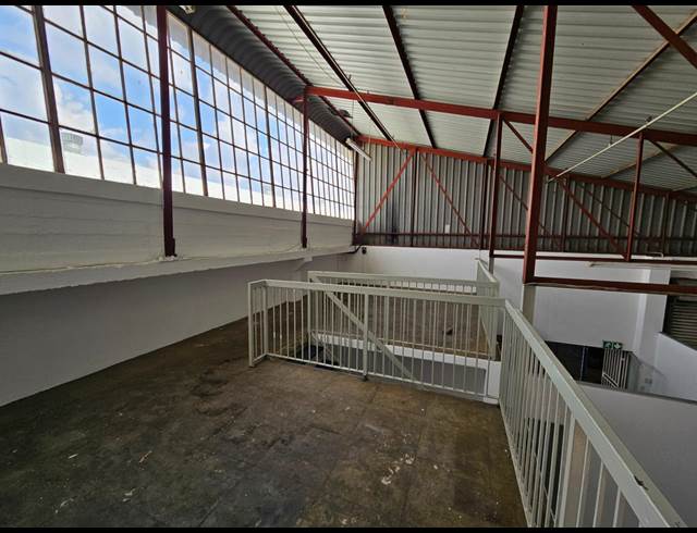 154M² WAREHOUSE TO LET IN STEELEDALE