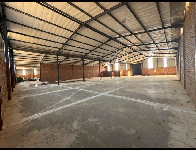 1,114M² WAREHOUSE TO LET IN AEROTON