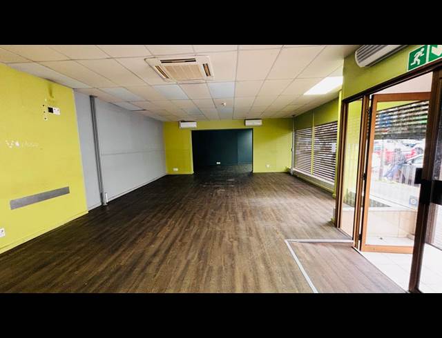 200M² BUILDING TO LET IN KRUGERSDORP CENTRAL