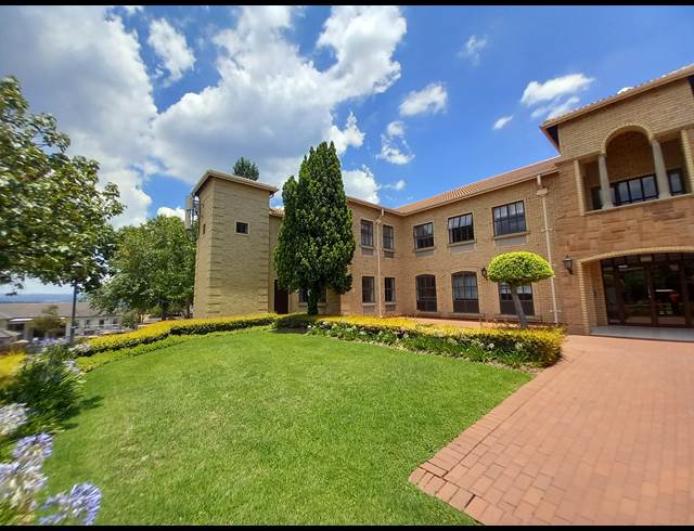 469M² OFFICE TO LET IN BRYANSTON