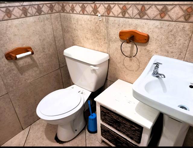 2 bed property to rent in WINKLESPRUIT