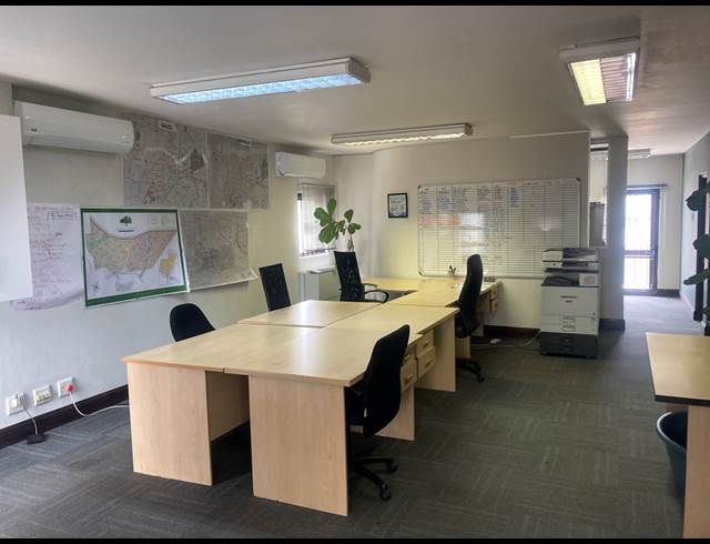 154M² OFFICE TO LET IN FOURWAYS