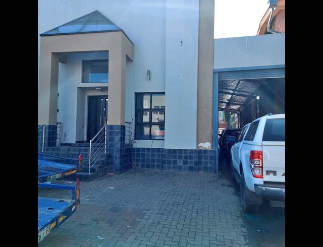 907M² WAREHOUSE TO LET IN BLOEMFONTEIN CENTRAL