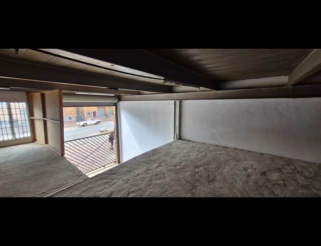 225M² WAREHOUSE TO LET IN TROYEVILLE