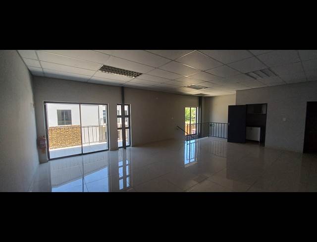 677M² WAREHOUSE TO LET IN COSMO BUSINESS PARK