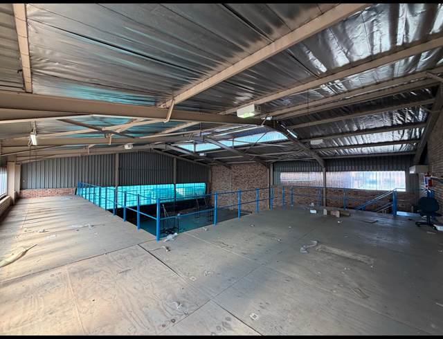 450M² WAREHOUSE TO LET IN HALFWAY HOUSE