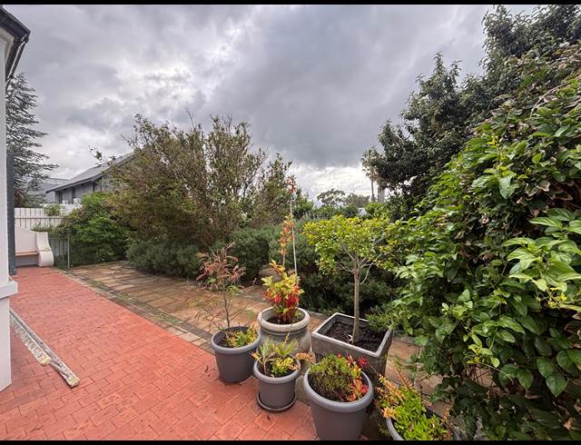 719M² OFFICE TO LET IN PAARDEVLEI
