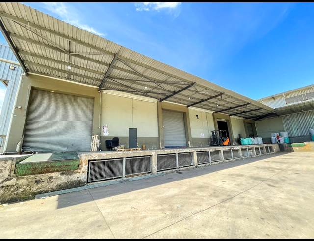 2,300M² WAREHOUSE TO LET IN RIVERHORSE VALLEY