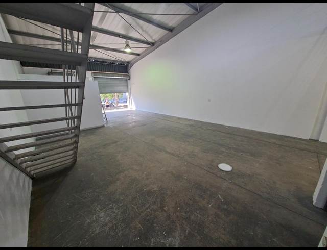 200M² WAREHOUSE TO LET IN RIVERSIDE PARK