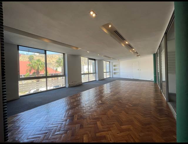 190M² OFFICE TO LET IN DE WATERKANT