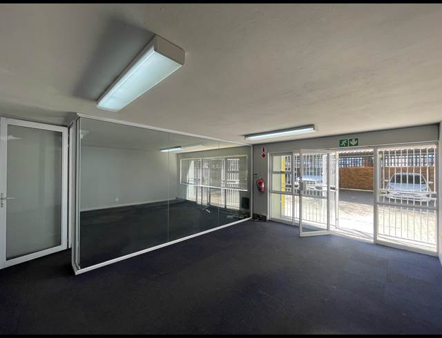 555M² WAREHOUSE TO LET IN RANDJESPARK