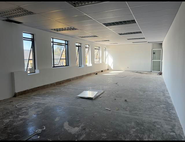 86M² OFFICE TO LET IN HYDE PARK