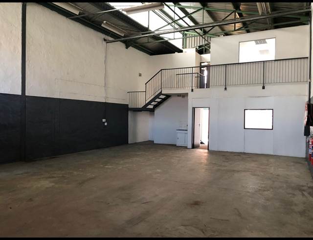 202M² WAREHOUSE TO LET IN ROBERTVILLE