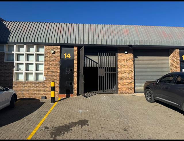 193M² WAREHOUSE TO LET IN CROWN