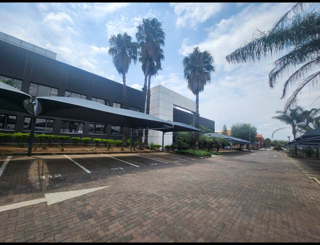 1,731M² OFFICE TO LET IN RANDJESPARK