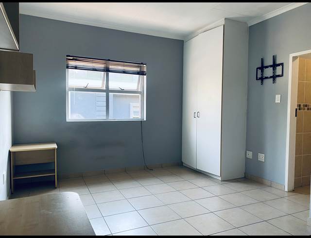 0.5 BEDROOM APARTMENT RENTED IN GLEN AUSTIN AH