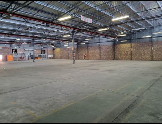 3,492M² WAREHOUSE TO LET IN ROCKY DRIFT