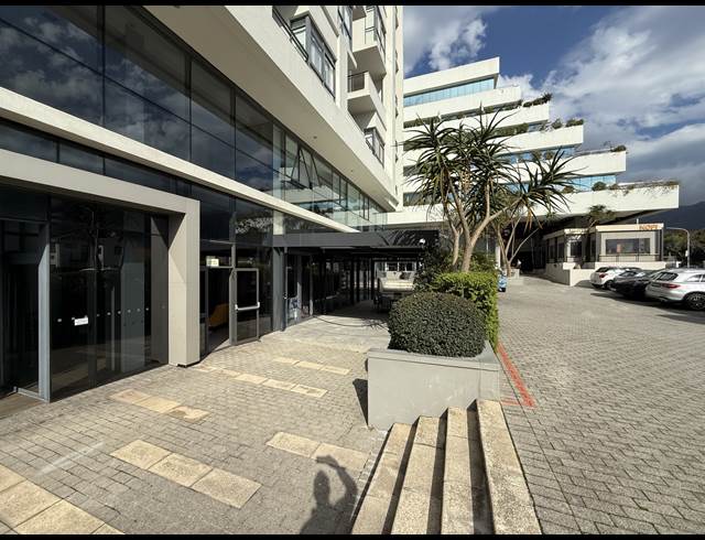 290M² OFFICE TO LET IN CLAREMONT