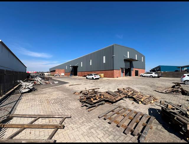 2,866M² WAREHOUSE TO LET IN KNOPJESLAAGTE