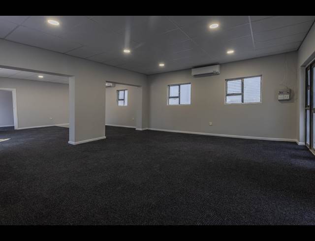 50M² BUILDING TO LET IN NEWTON PARK