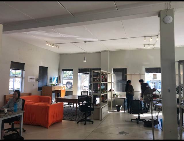 188M² OFFICE TO LET IN WESTLAKE