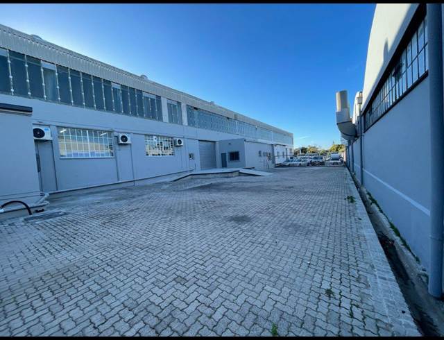679M² WAREHOUSE RENTED IN NDABENI