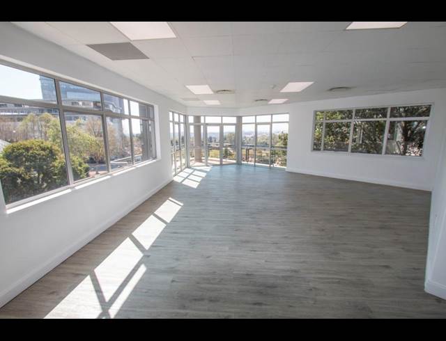 2,000M² OFFICE TO LET IN SANDOWN
