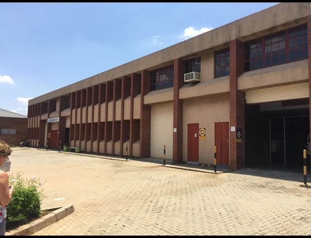 315M² WAREHOUSE TO LET IN STRIJDOMPARK