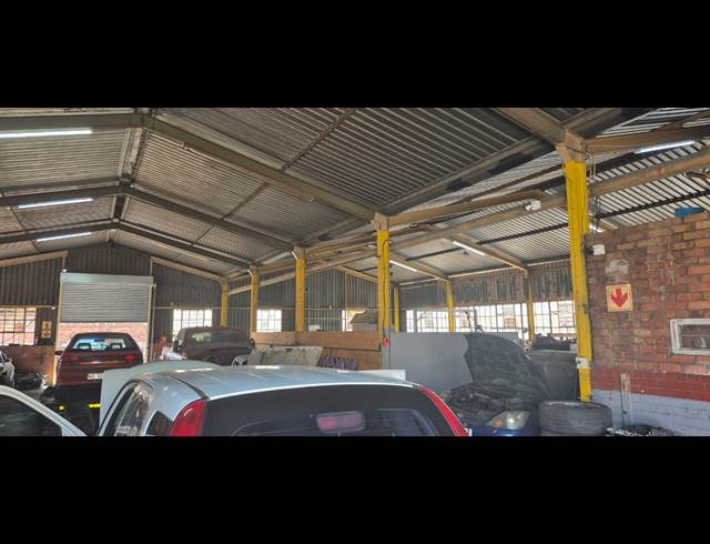 515M² WAREHOUSE TO LET IN ANDERBOLT