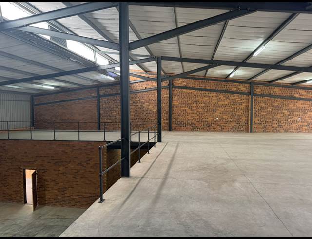 1,155M² WAREHOUSE TO LET IN ORMONDE