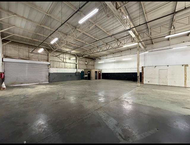 559M² WAREHOUSE TO LET IN HALFWAY HOUSE