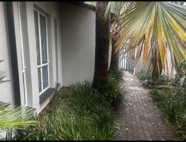 20M² MEDICAL SUITE TO LET IN ORANGE GROVE