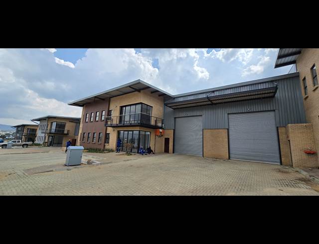 2,317M² WAREHOUSE TO LET IN MULDERSDRIFT