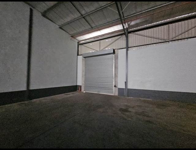 590M² WAREHOUSE TO LET IN ATLANTIC HILLS