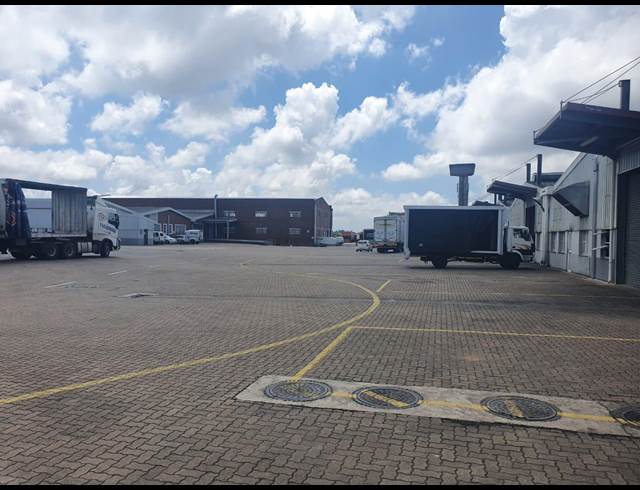 2,148M² WAREHOUSE TO LET IN NEW GERMANY