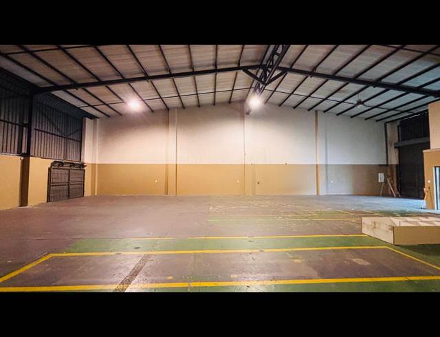 451M² WAREHOUSE TO LET IN STORMILL