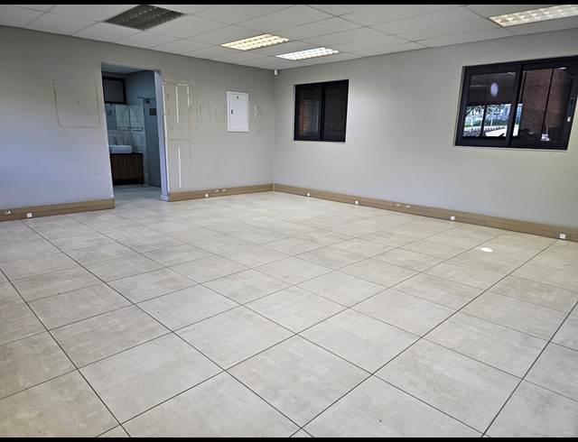 1,545M² FACTORY TO LET IN LANSERIA